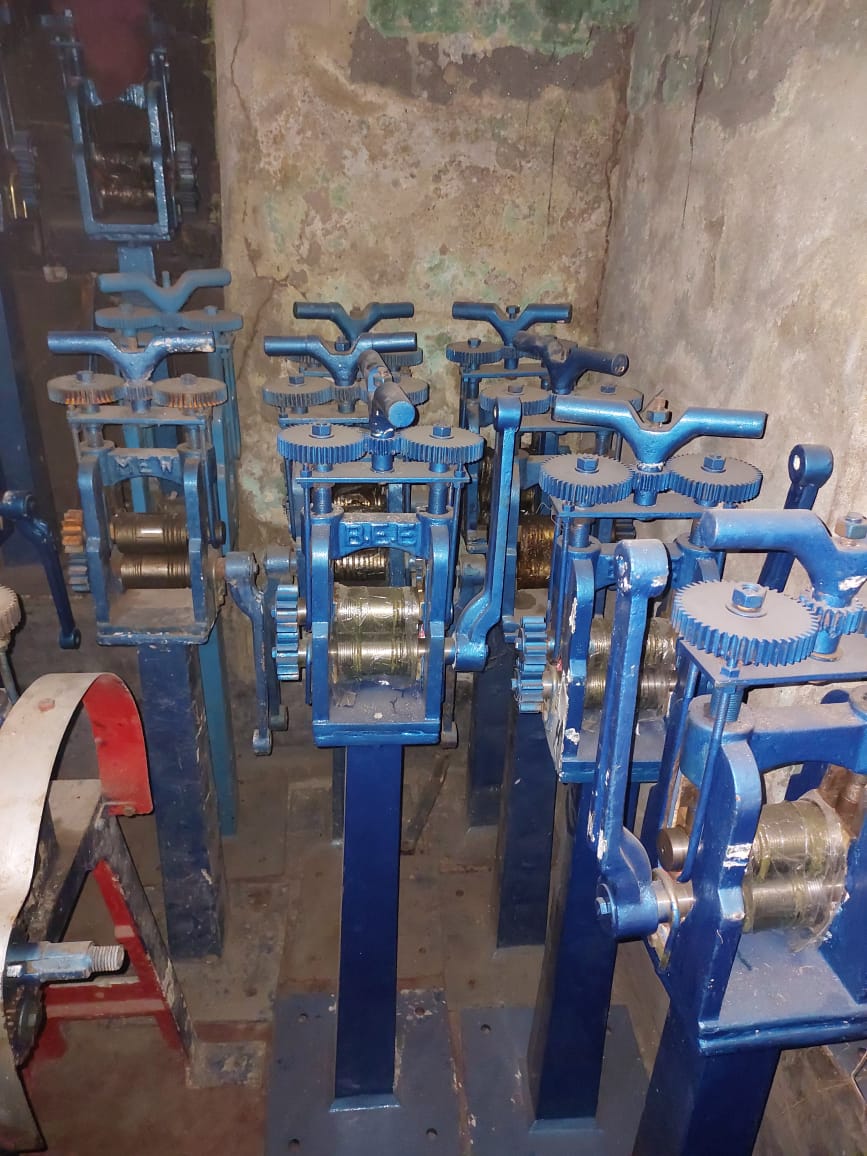 Single Leg & Four Leg Taar Pat Machines